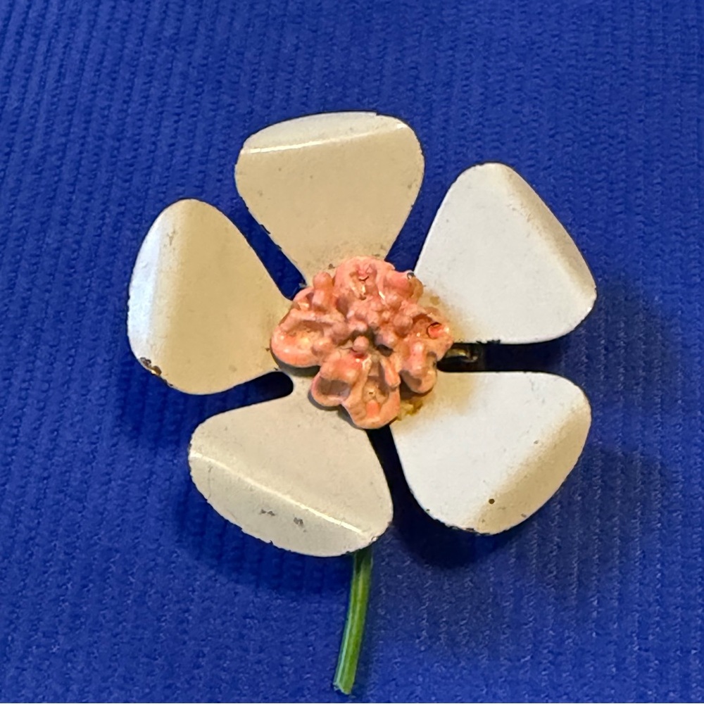 Vintage White Floral and Pink Brooch